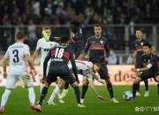 开云体育直播-奥格斯堡成功突围，击败强劲对手