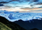 开云官网-那不勒斯斩落希腊，美加墨世界杯焦点战中的战术革命与身份重塑