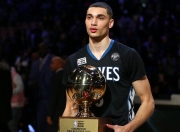 开云体育官方网站-当南美狂想曲撞碎高卢铁壁，楚阿梅尼如何用一场比赛重新定义破坏