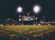 开云体育直播-阿拉巴攻防两端统治全场，皇马对阵卡塔尔友谊赛的战术启示