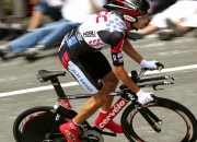 开云官网-东契奇关键先生本色尽显，76人火力全开压制篮网