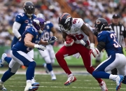 开云体育app-巴黎夜光下的双重奏，铁血碾压与惊艳独舞