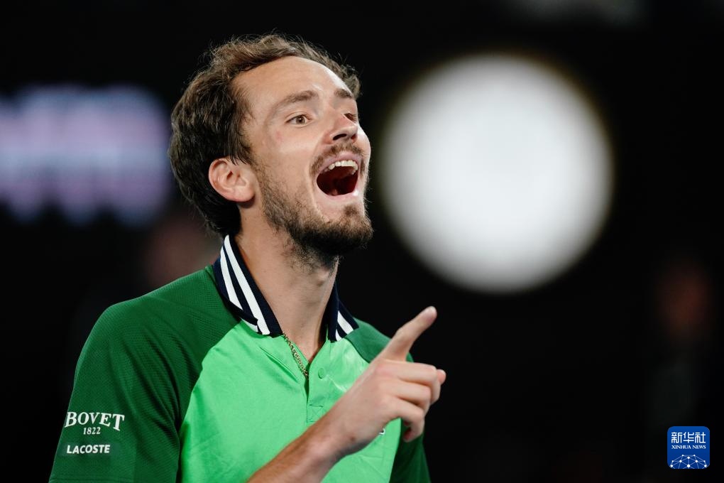 澳大利亚网球队险胜美国网球队，梅德韦杰夫爆发神勇的简单介绍