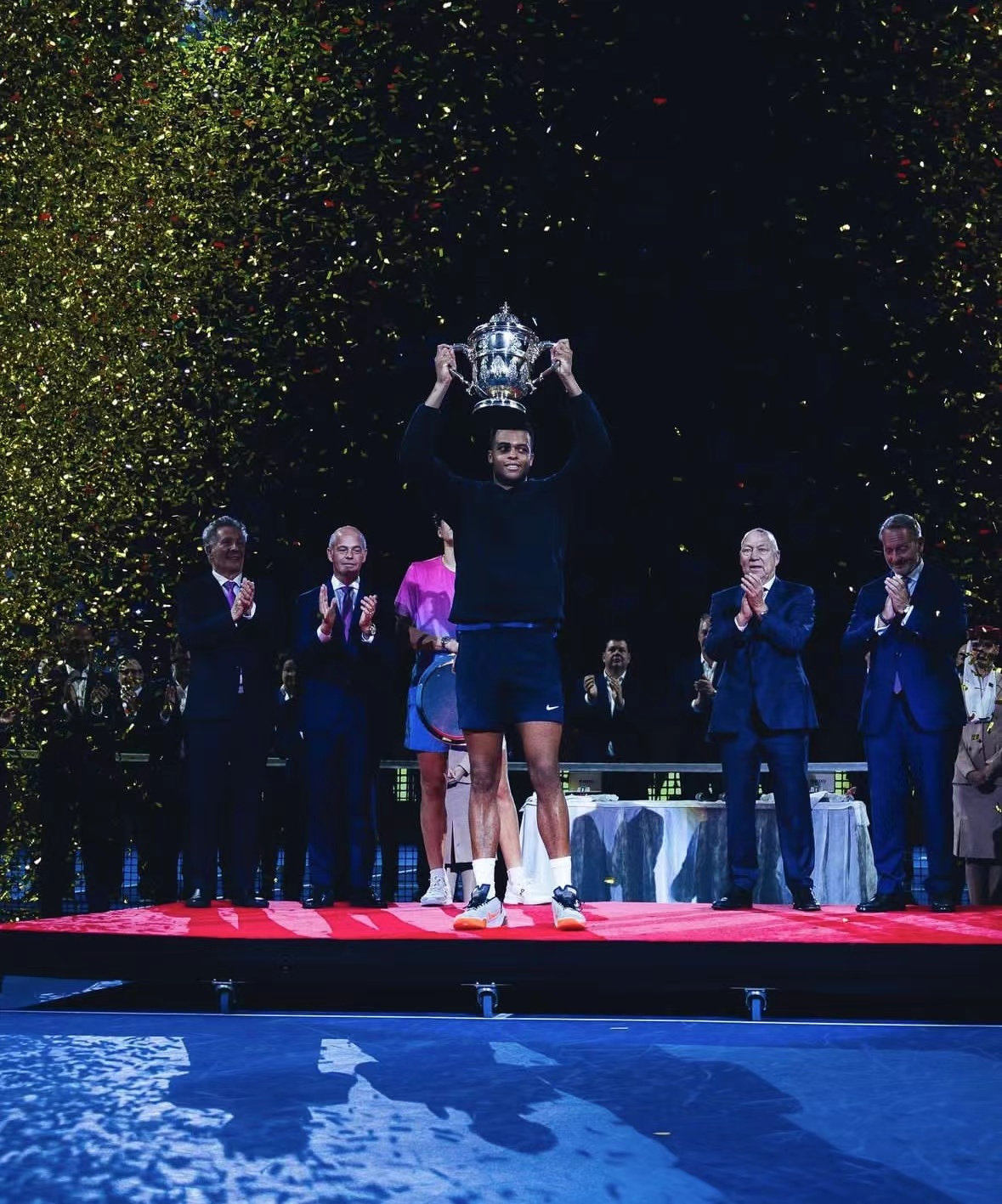 包含里昂绝杀美国，乔瓦尼·雷纳统治全场的词条