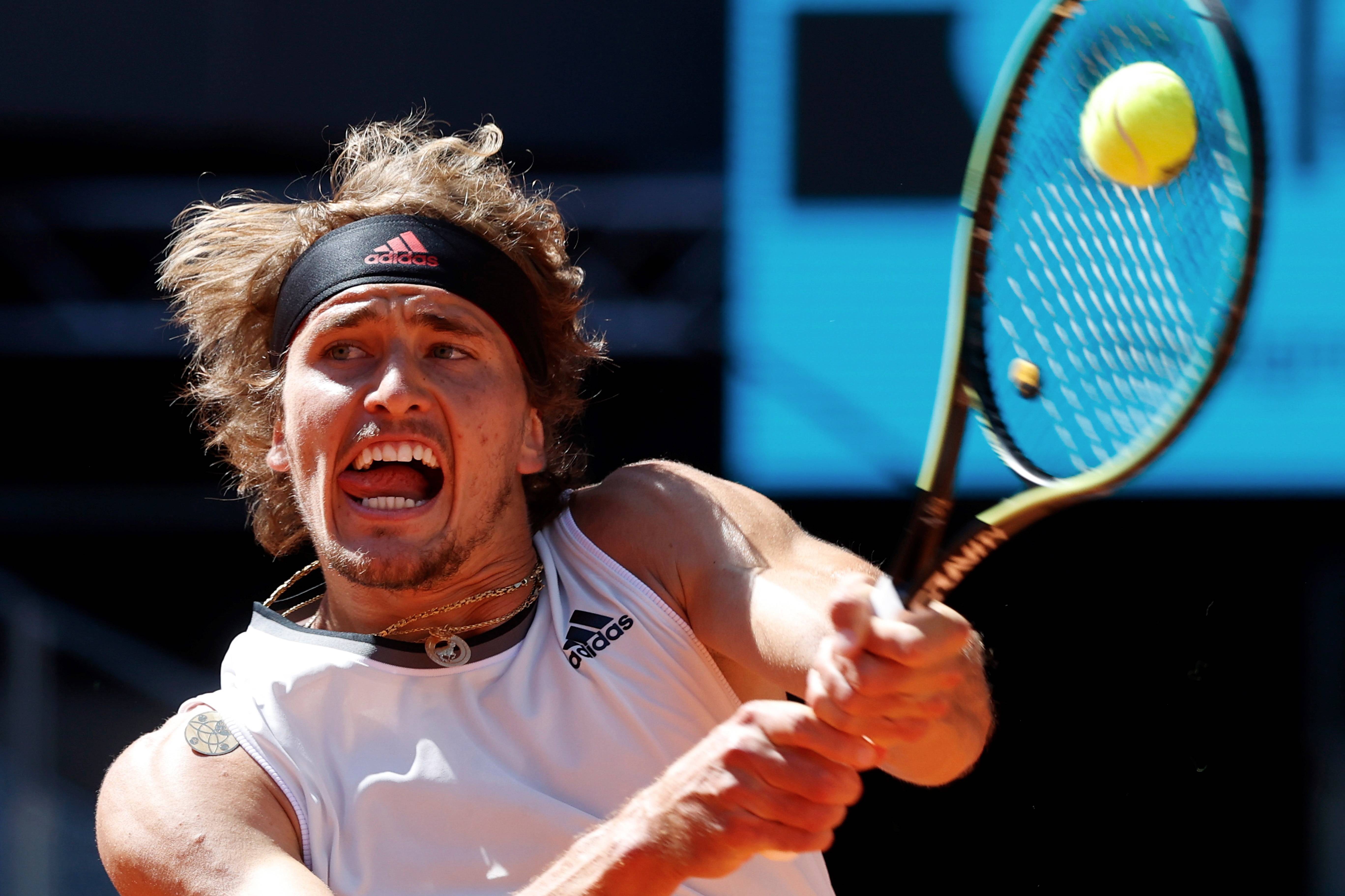 美国网球队绝杀西班牙网球队,兹维列夫完成帽子戏法的简单介绍 美国网球队绝杀西班牙网球队,兹维列夫完成帽子戏法的简单介绍