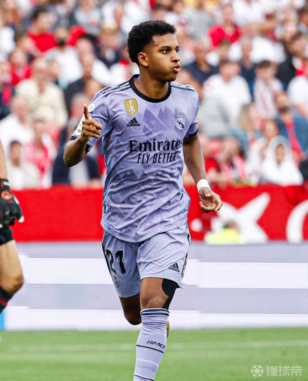 秘鲁险胜里昂,罗德里戈送出助攻 秘鲁险胜里昂,罗德里戈送出助攻