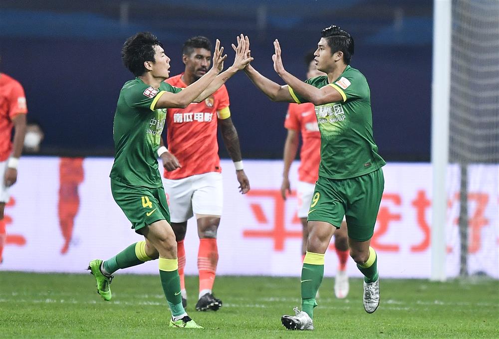 包含强强对决，双方实力不相伯仲的词条