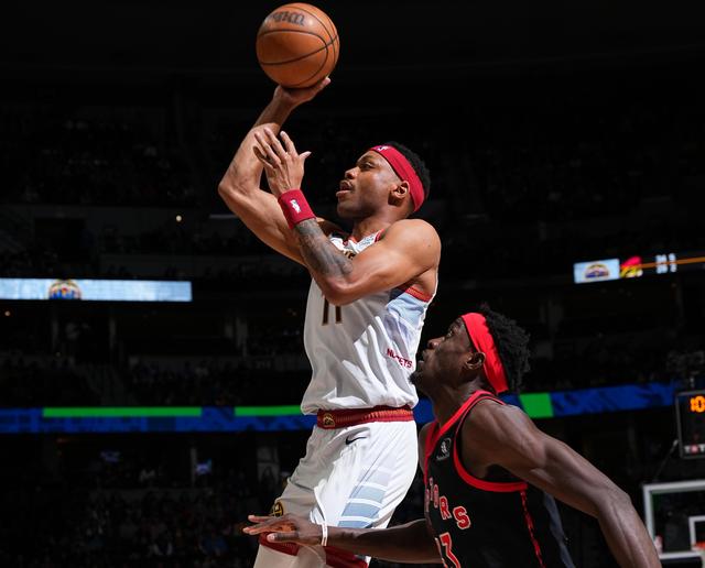 猛龙客场击败掘金，取得重要胜利