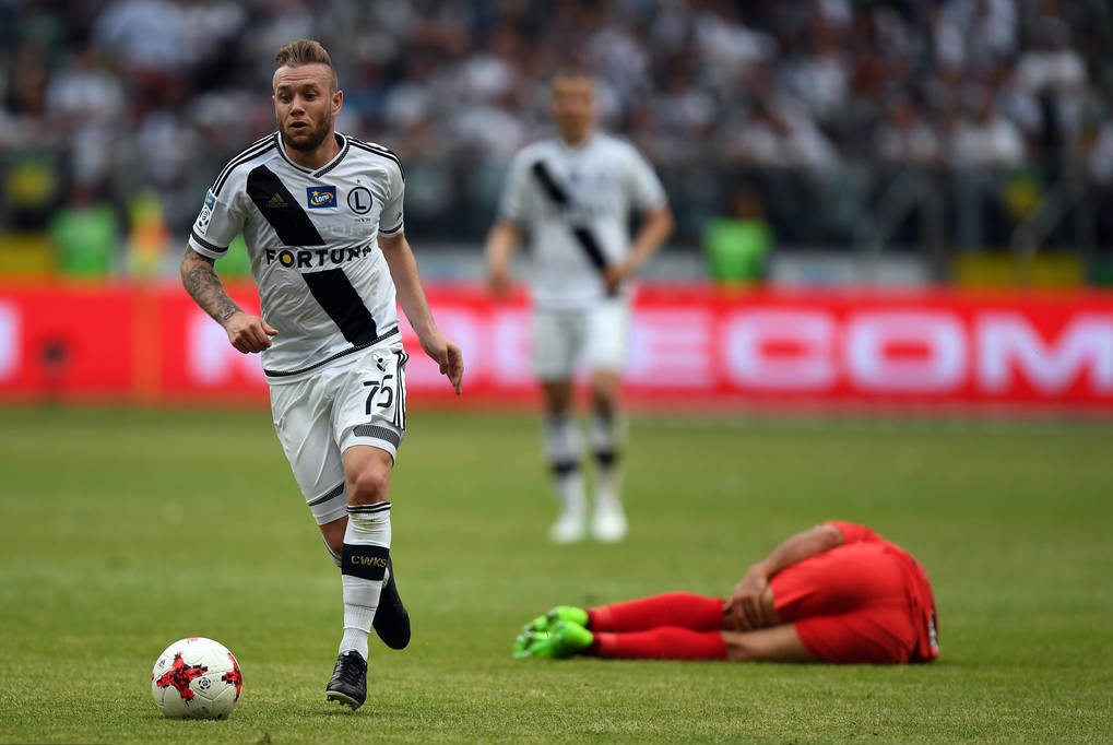 包含波兰乒乓球队险胜比利时乒乓球队，波尔制霸全场的词条