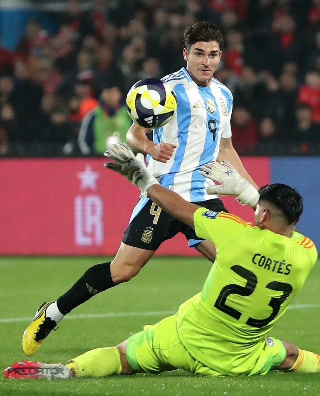 包含阿根廷队再次夺得重要比赛胜利，众将兴奋不已的词条