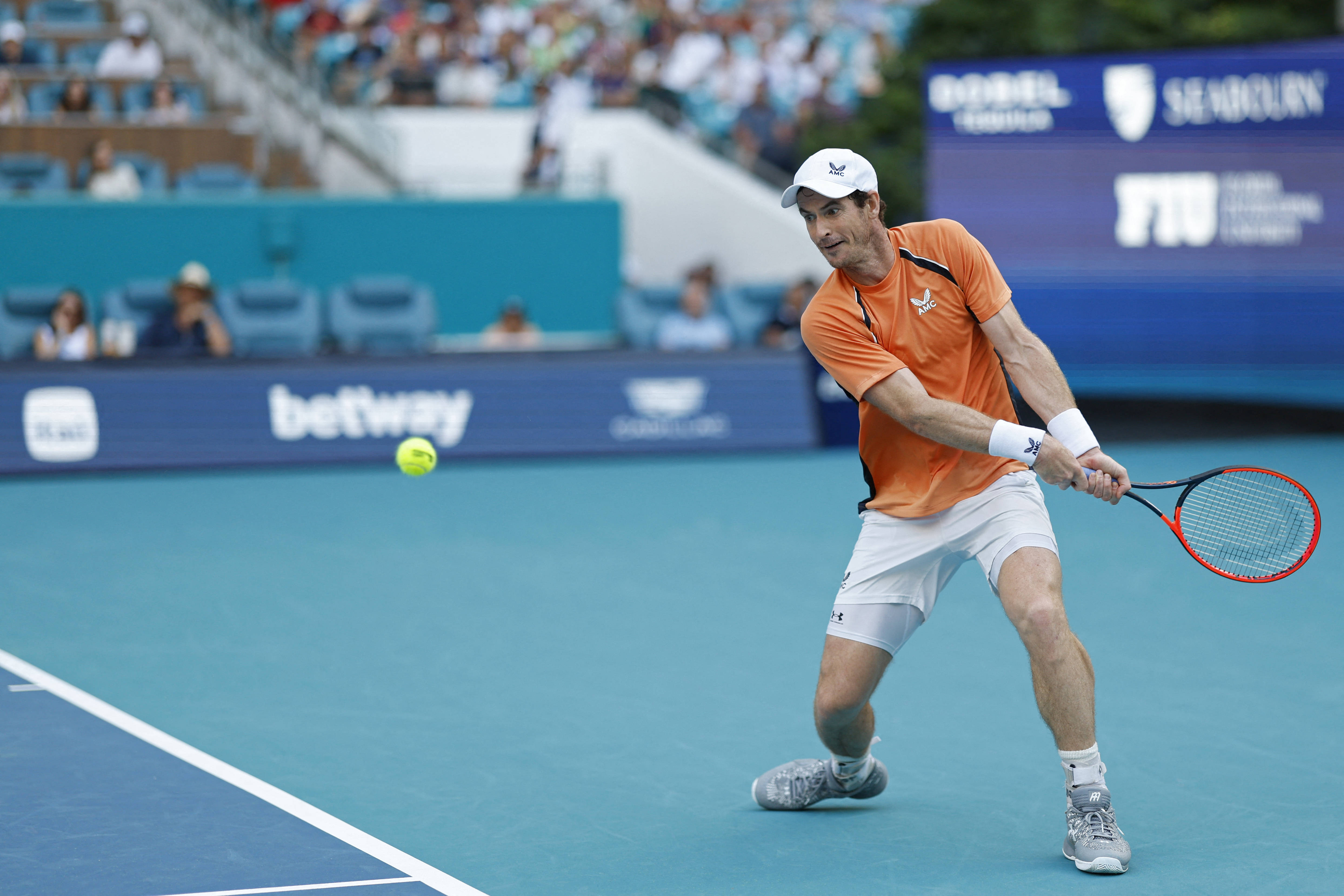 关于英国网球队险胜世界网球队，穆雷绝境逆转的信息