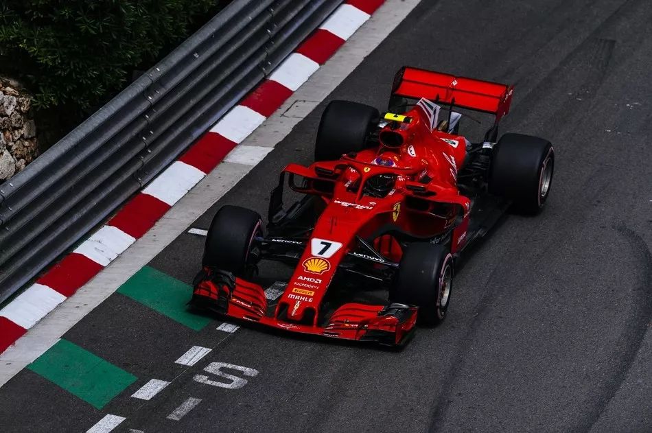 红牛车队碾压梅赛德斯，阿隆索关键制胜的简单介绍