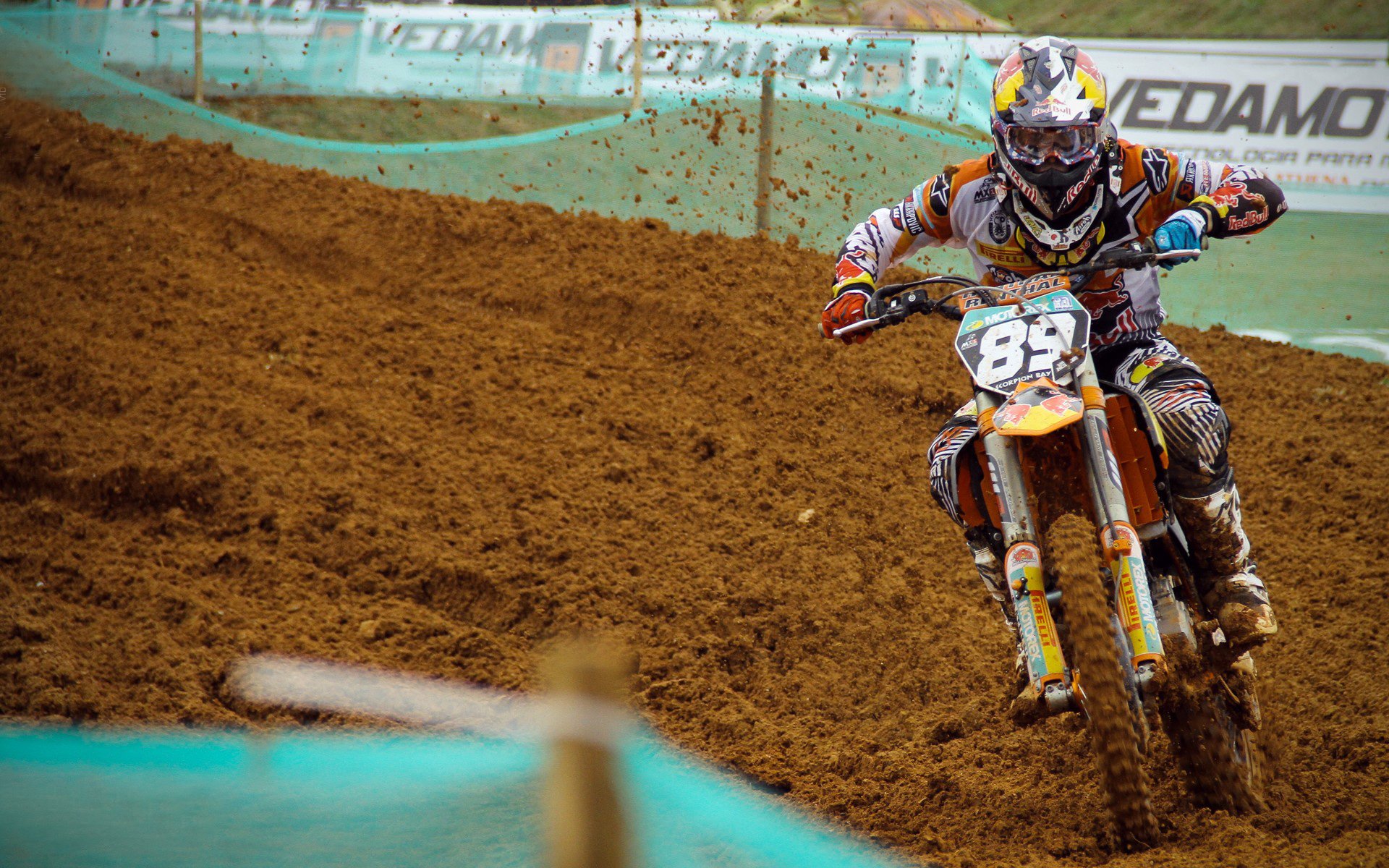 绿茵与硬木的交错,当欧冠半决赛的战术风云收割辽宁男篮的坚韧