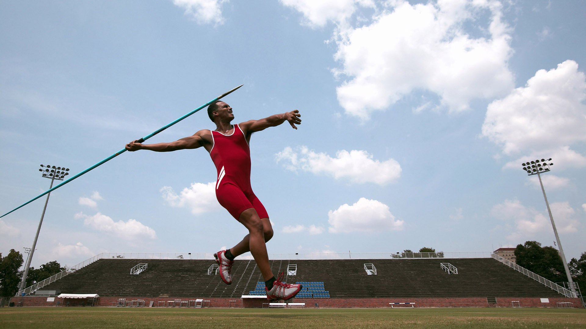 跨界传奇，当阿圭罗在NBA总决赛接管比赛，巴萨如何击败中国