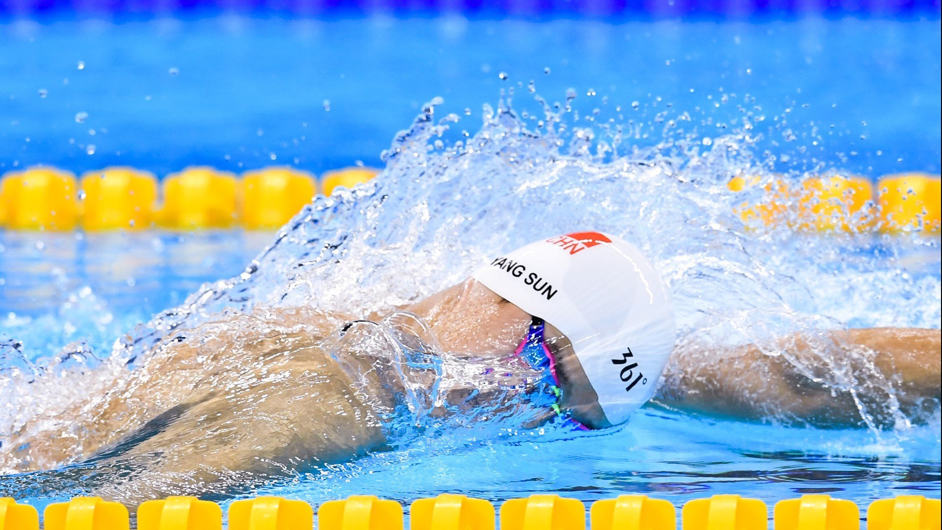 布克狂轰50+打穿掘金防线，丹佛决胜时刻力擒黄蜂